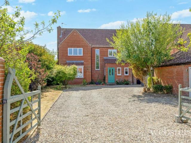 5 bedroom detached house for sale