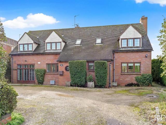 5 bedroom detached house for sale