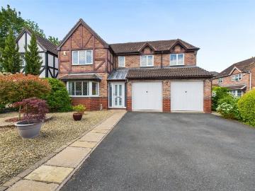 5 bedroom detached house for sale