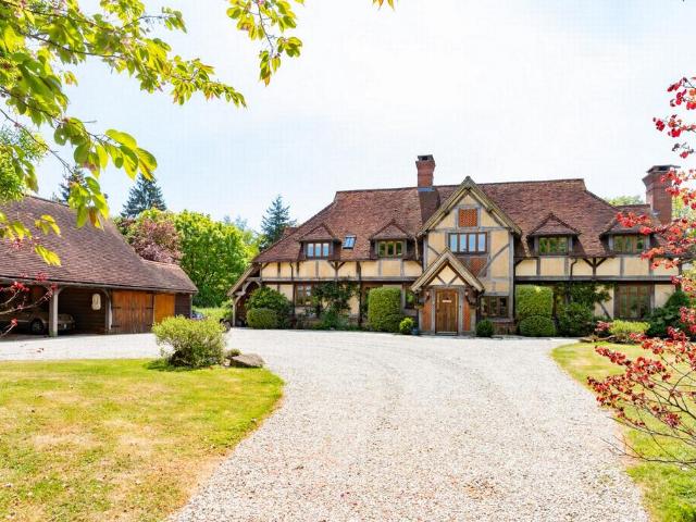 5 bedroom detached house for sale