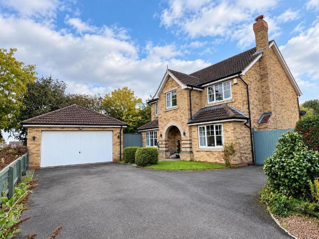 5 bedroom detached house for sale