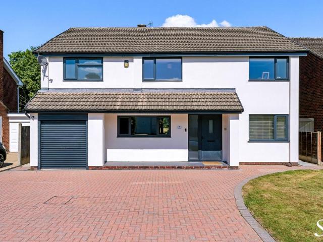 5 bedroom detached house for sale