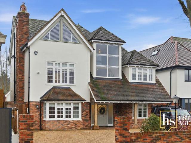 5 bedroom detached house for sale