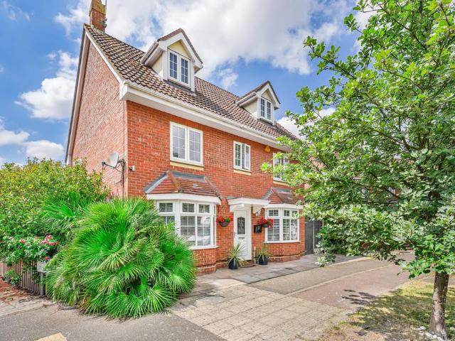 5 bedroom detached house for sale