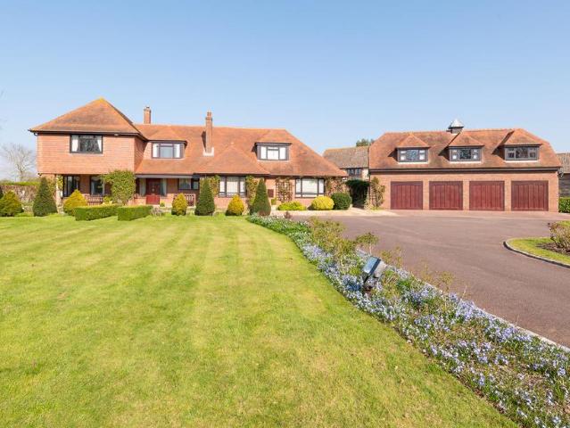 5 bedroom detached house for sale