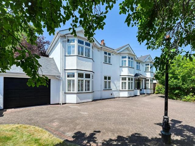 5 bedroom detached house for sale