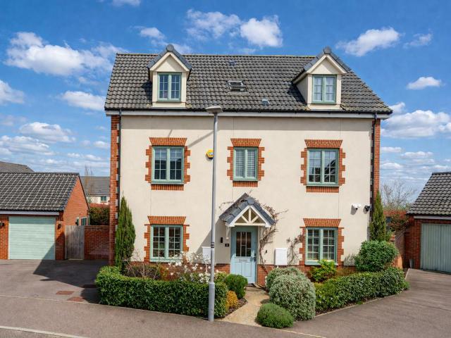 5 bedroom detached house for sale