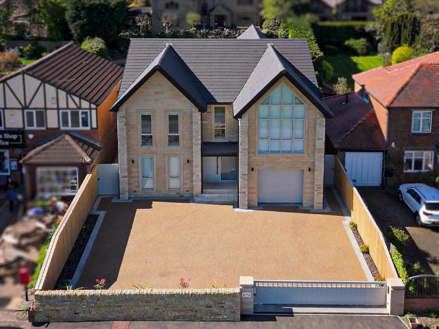 5 bedroom detached house for sale