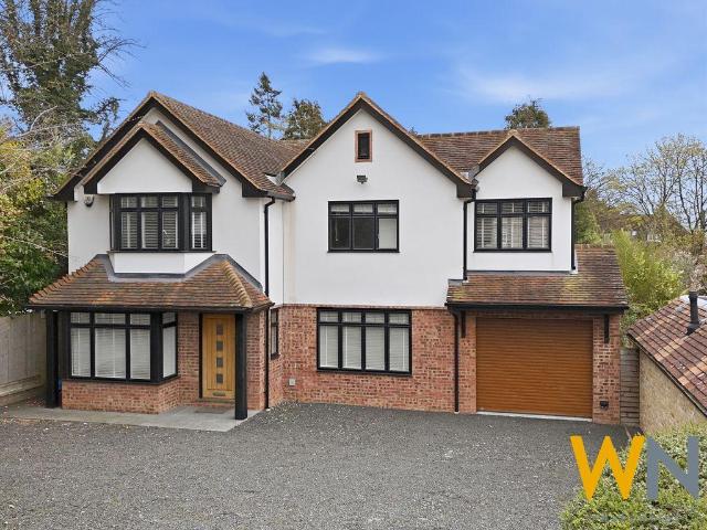 5 bedroom detached house for sale