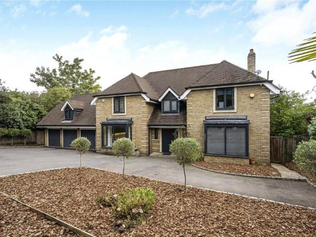 5 bedroom detached house for sale