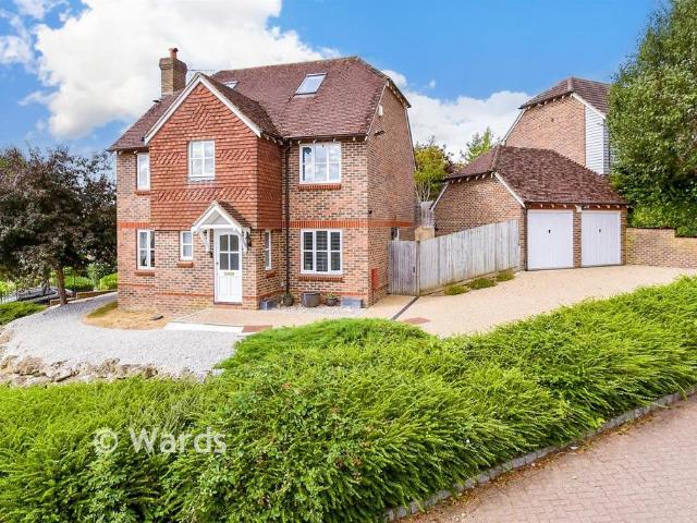 5 bedroom detached house for sale
