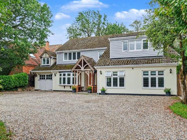 5 bedroom detached house for sale
