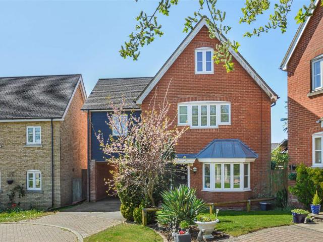 5 bedroom detached house for sale