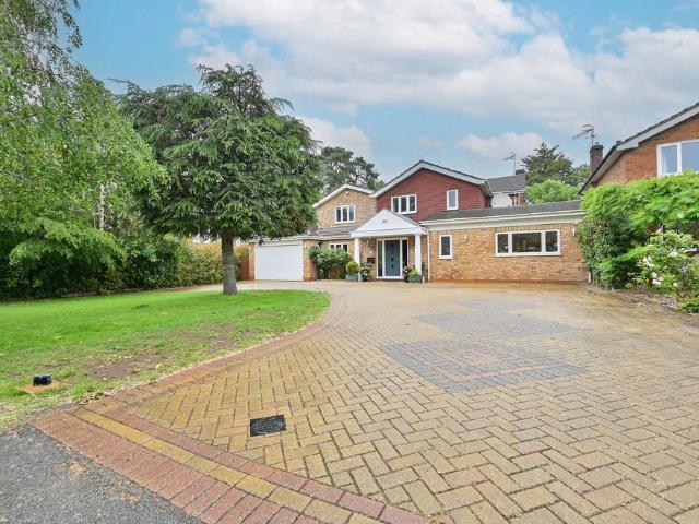5 bedroom detached house for sale