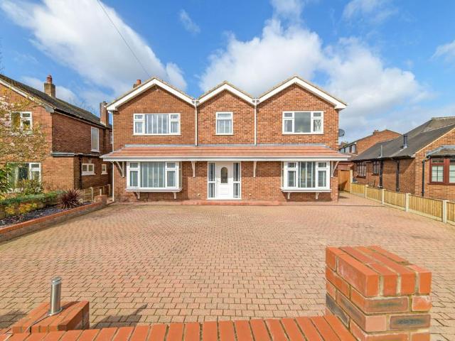5 bedroom detached house for sale