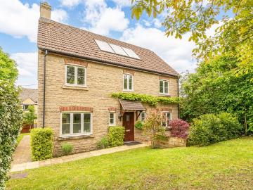 5 bedroom detached house for sale