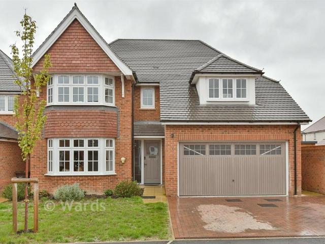 5 bedroom detached house for sale