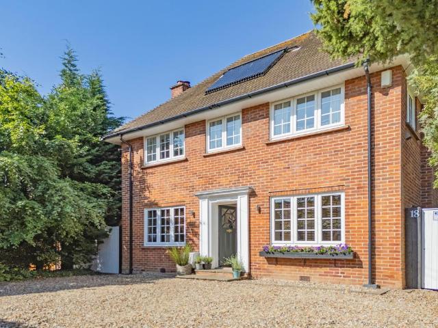 5 bedroom detached house for sale