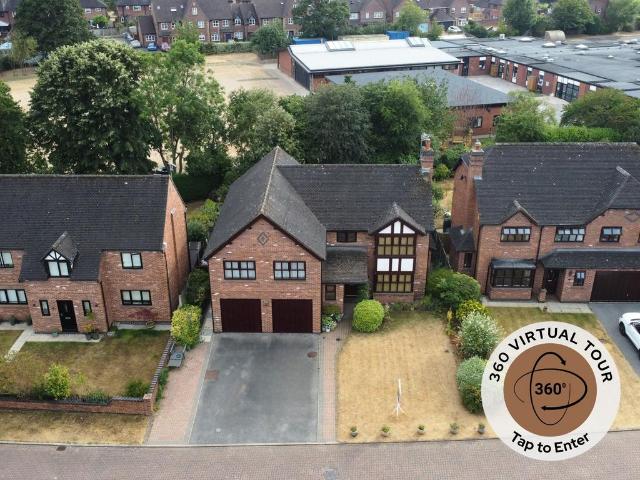 5 bedroom detached house for sale