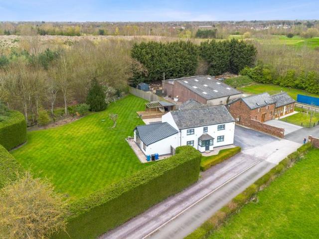 5 bedroom detached house for sale