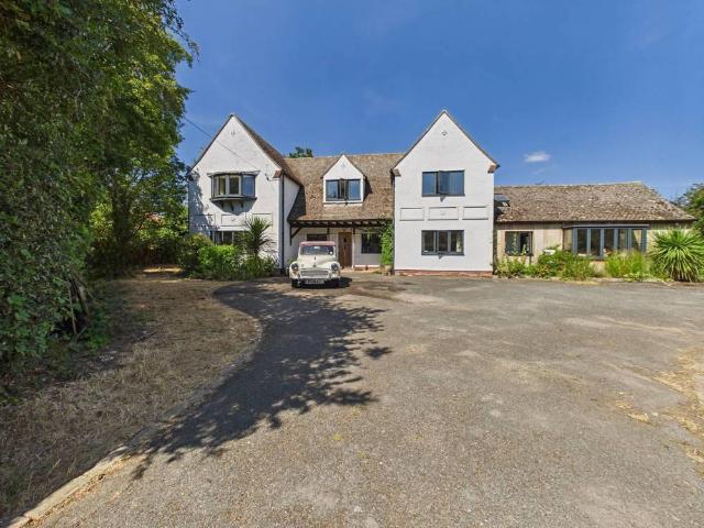 5 bedroom detached house for sale