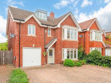 5 bedroom detached house for sale