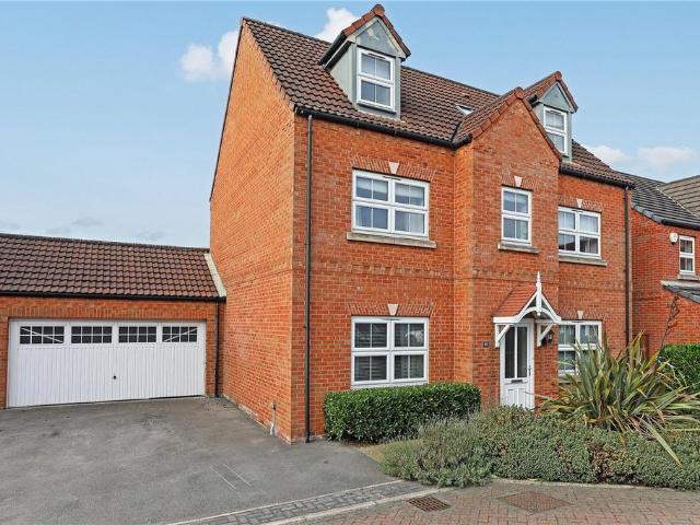 5 bedroom detached house for sale