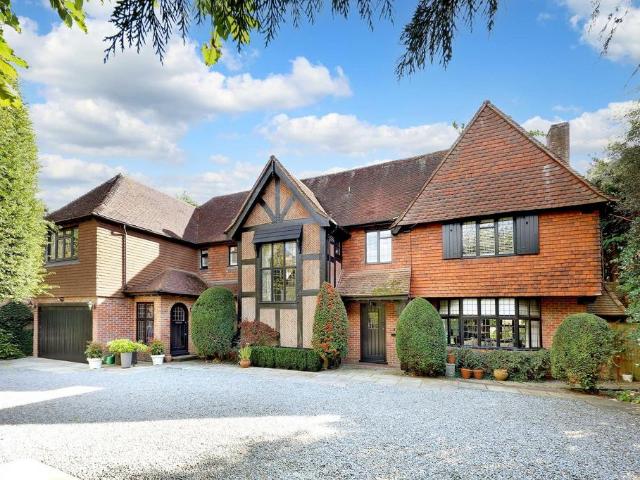 5 bedroom detached house for sale