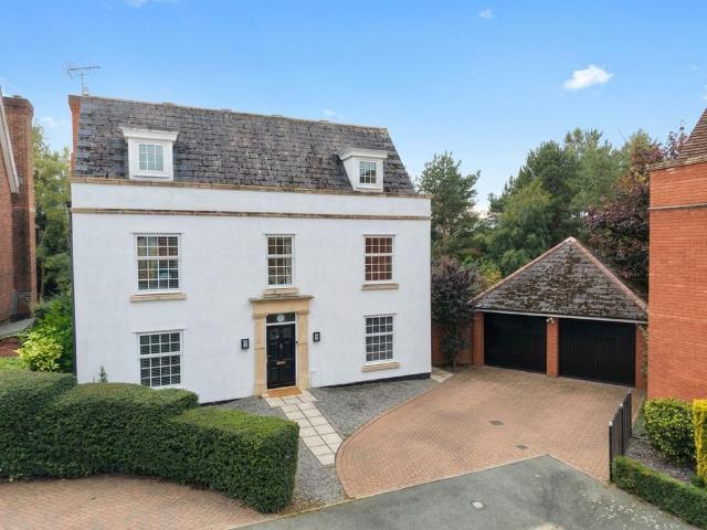 5 bedroom detached house for sale