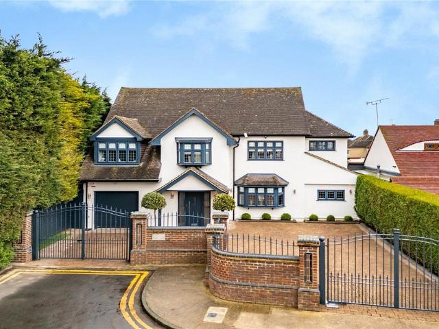 5 bedroom detached house for sale