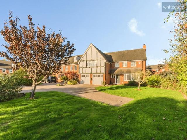5 bedroom detached house for sale