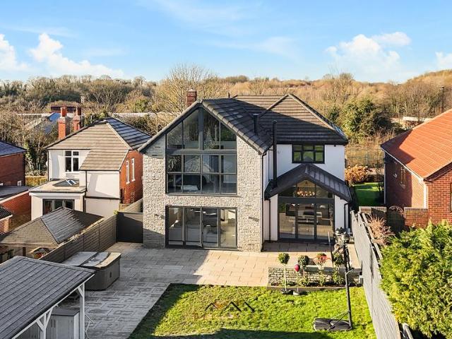 5 bedroom detached house for sale