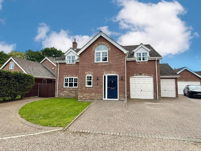 5 bedroom detached house for sale