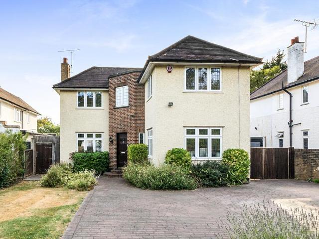5 bedroom detached house for sale
