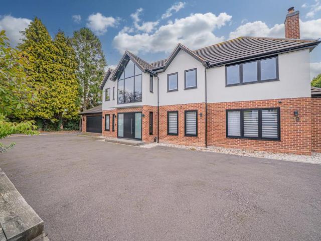 5 bedroom detached house for sale