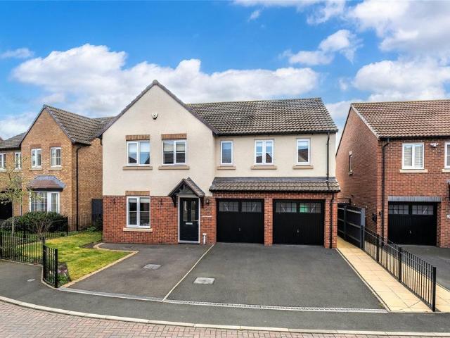 5 bedroom detached house for sale