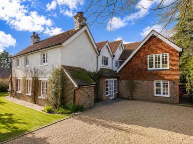 5 bedroom detached house for sale
