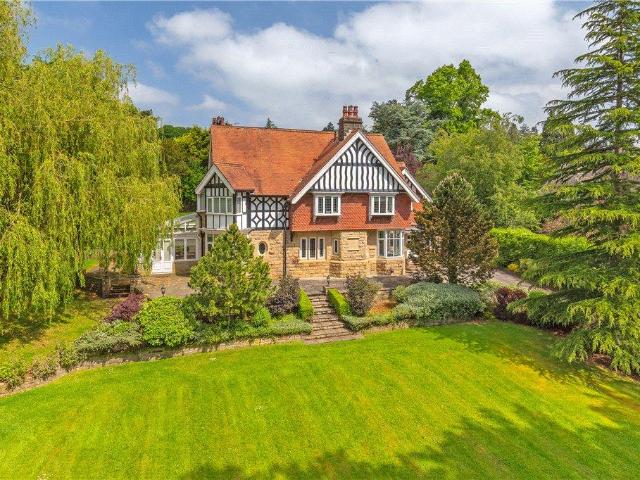 5 bedroom detached house for sale