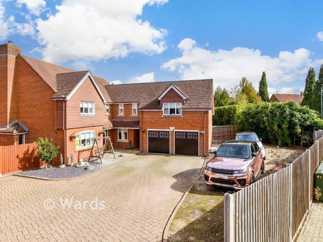 5 bedroom detached house for sale