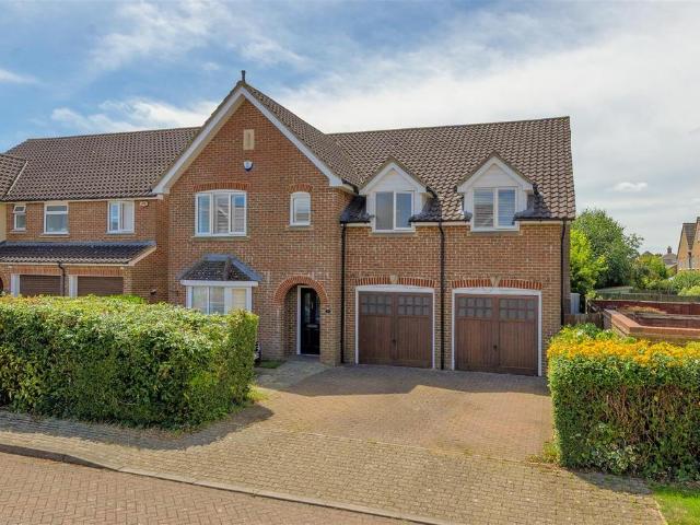 5 bedroom detached house for sale