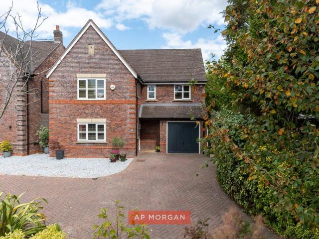5 bedroom detached house for sale