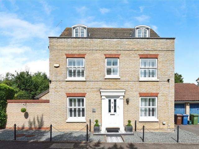 5 bedroom detached house for sale