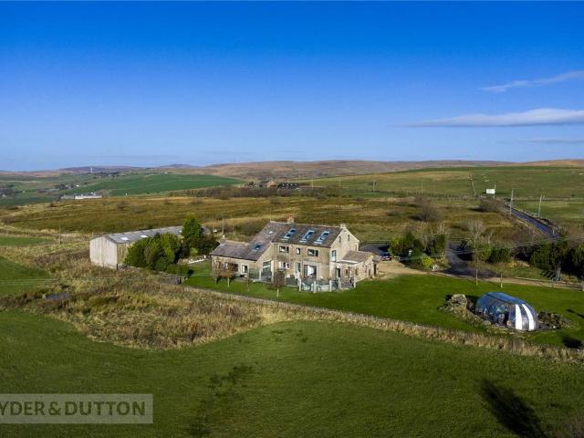 5 bedroom detached house for sale