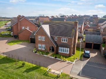5 bedroom detached house for sale