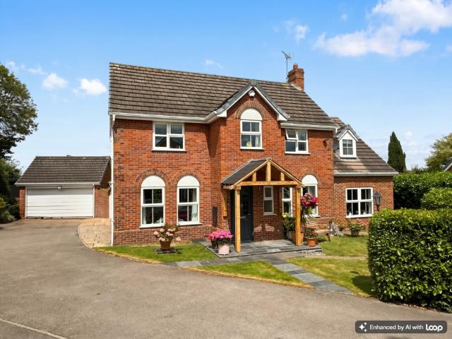 5 bedroom detached house for sale