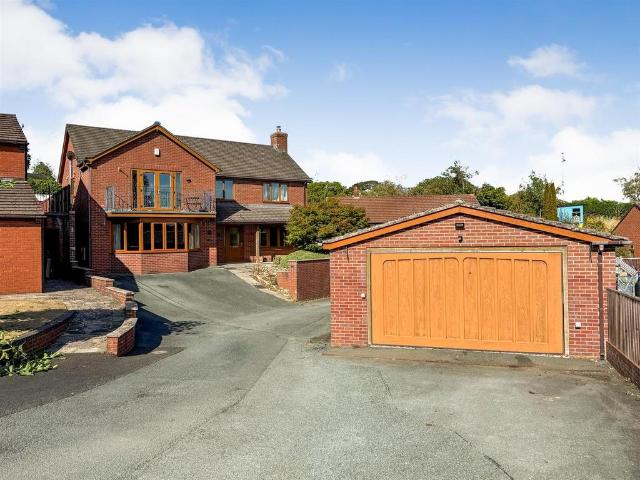 5 bedroom detached house for sale
