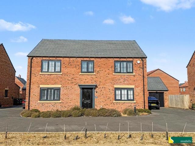 5 bedroom detached house for sale