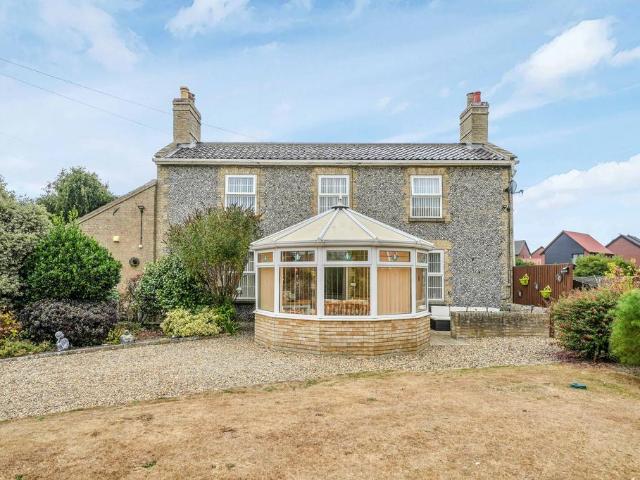 5 bedroom detached house for sale