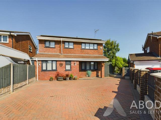 5 bedroom detached house for sale