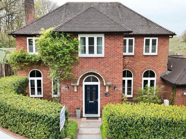 5 bedroom detached house for sale